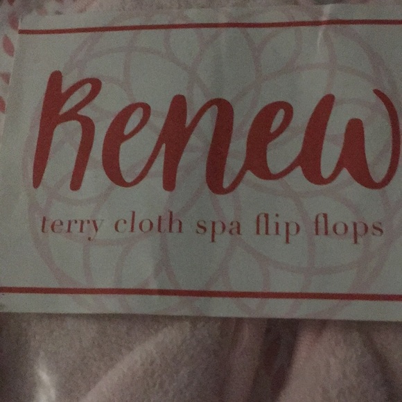 Renew Terry cloth spa flip flops.NIOP - Picture 2 of 3